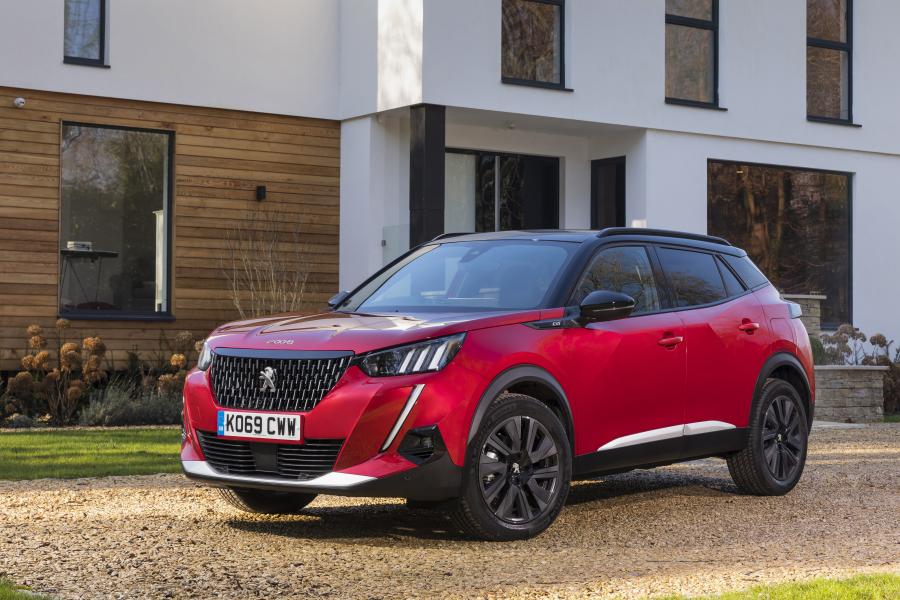  Peugeot 2008 GT 2020 года  (UK) (фото 1 из 11)